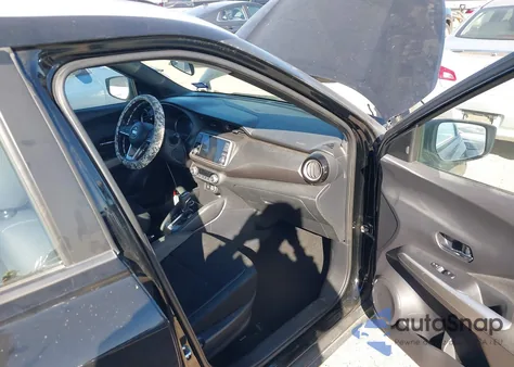 2020 Nissan Kicks Sv Xtronic Cvt z USA, uszkodzony, nr VIN 3N1CP5CV6LL505323